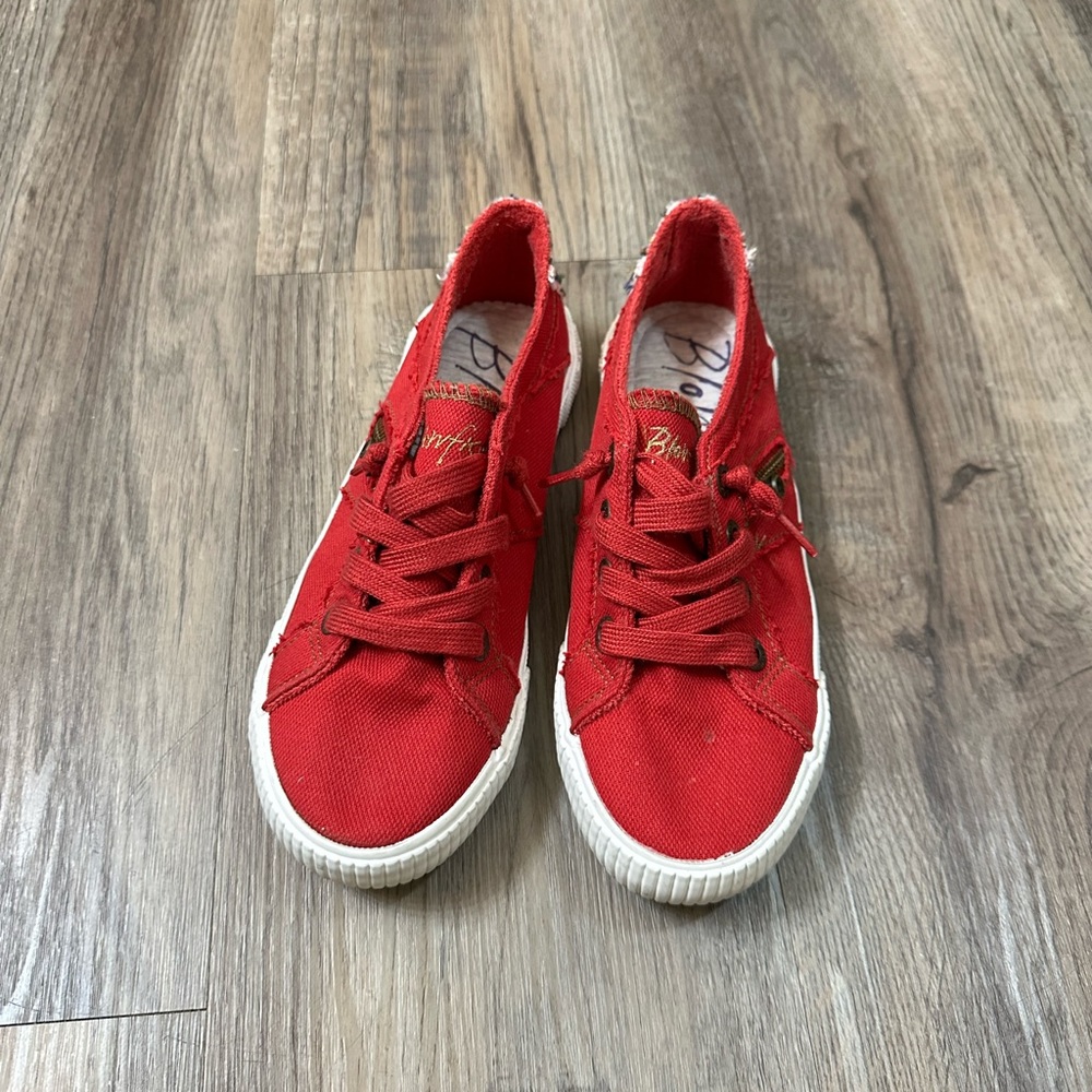 Shoes - Picture 2 of 4